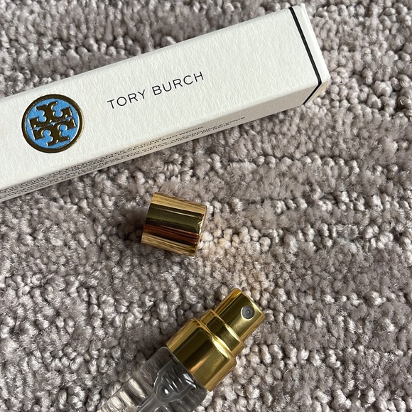 Tory Burch bundle NEW IN PACKAGING!-Bracelet and perfume - Picture 5 of 10